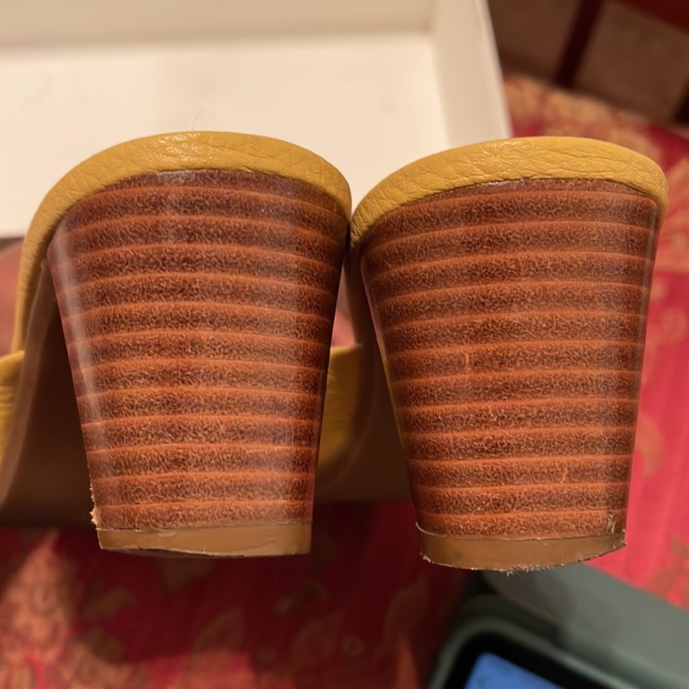 Mules - Picture 4 of 4